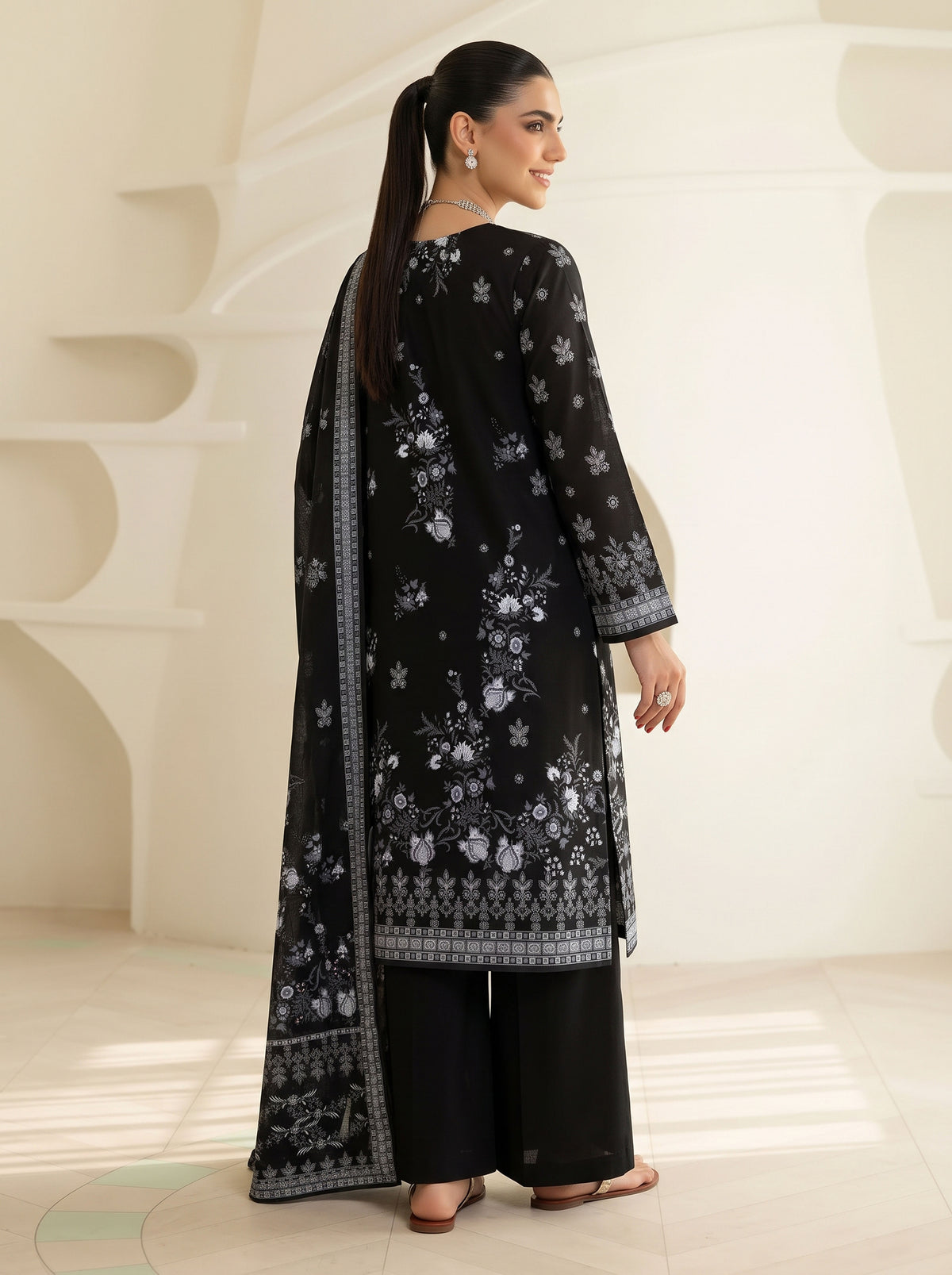 BISMIL 3 PIECE - DIGITAL PRINTED VISCOSE SUIT Unstitched